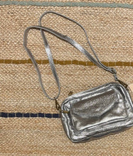 Charger l&#39;image dans la galerie, Sac lise  bandoulière en cuir lise   , glitter leather  bag , sac à main , maroquinerie
