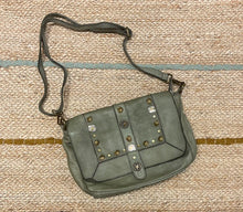 Load image into Gallery viewer, Sac bandoulière en cuir rock , leather bag , sac à main , maroquinerie
